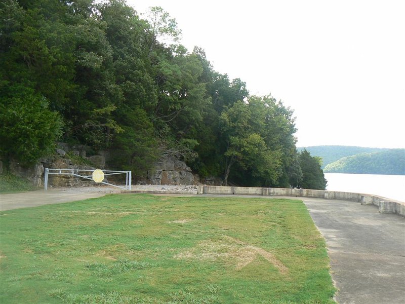 067-Along North side of dam.JPG
